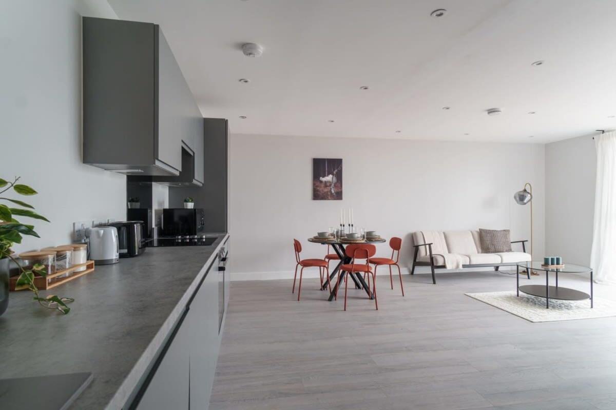 Fantastic 3 Bedroom Manchester Apartment Екстериор снимка